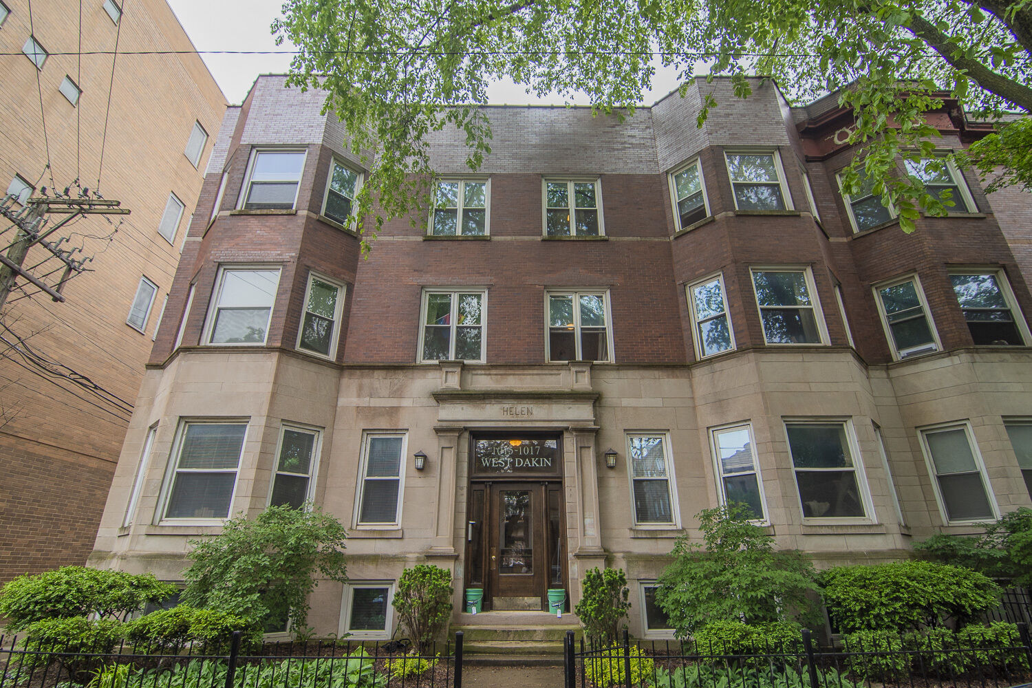 Property Photo:  1017 W Dakin Street 1  IL 60613 