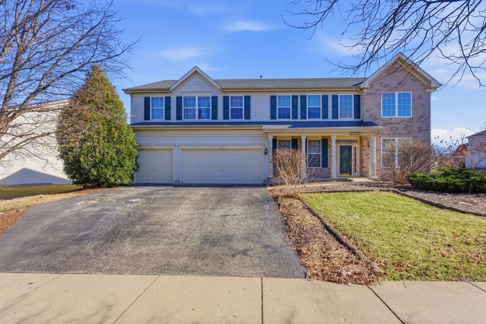 Property Photo: 829 Lindsey Lane IL 60440