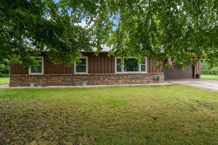 Property Photo: 102 Bunn Drive IL 61072