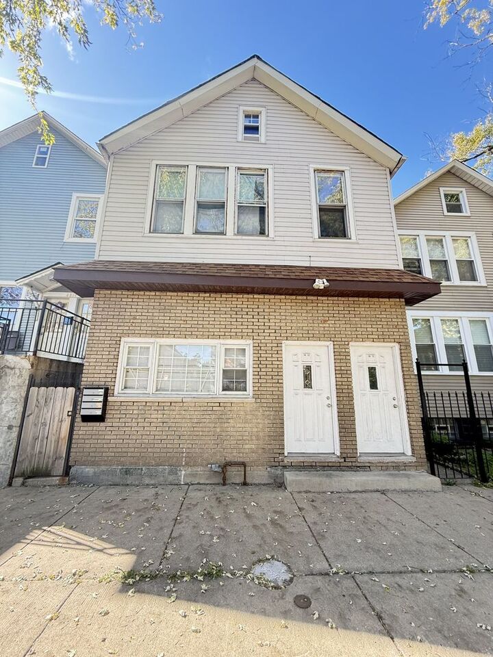 Property Photo: 4812 S Elizabeth Street IL 60609