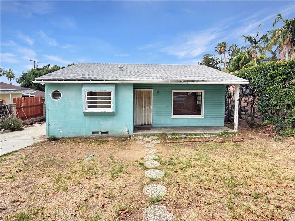 Property Photo:  490 E Highland Avenue  CA 91024 