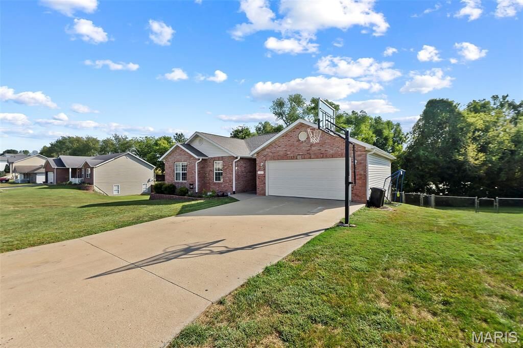 Property Photo:  398 Mark Avenue  MO 63755 
