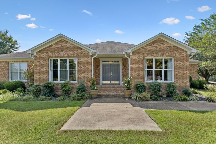 Property Photo: 23 Cardinal Ct W TN 38464