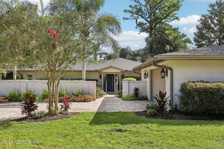 Property Photo: 4537 Ortega Farms Circle FL 32210