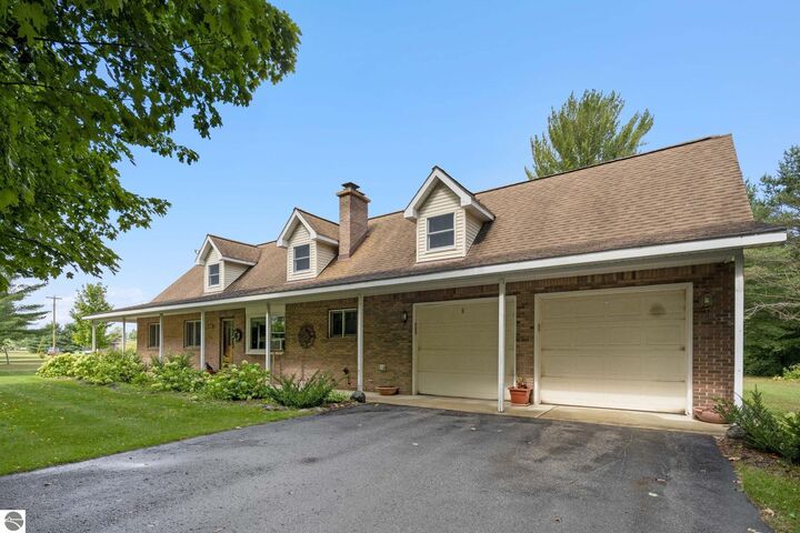 Property Photo: 4155 SE Spencer Road MI 49646