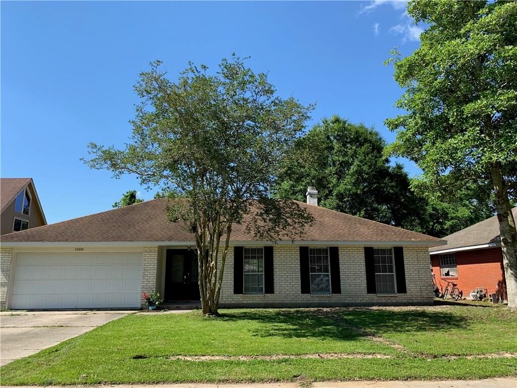 Property Photo:  1506 Rue Lemans  LA 70458 