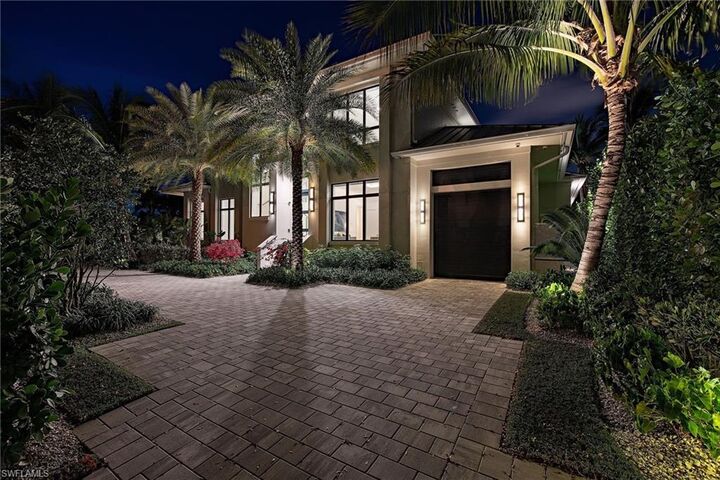 Property Photo:  1779 4th St S  FL 34102 