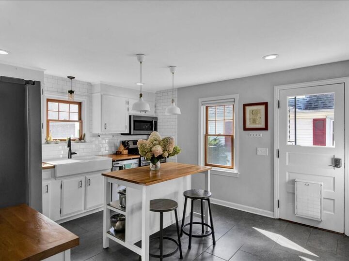 Property Photo: 7 Roland Court VT 05404