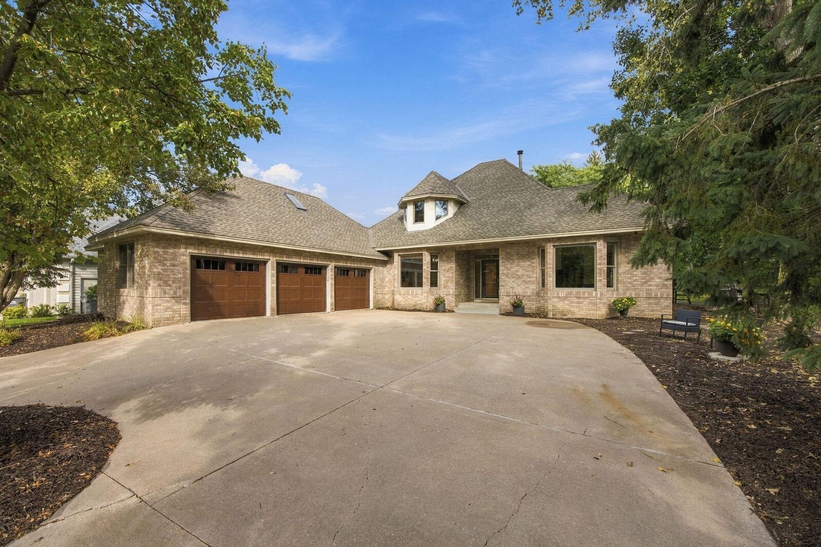 Property Photo: 4320 Vinewood Lane N MN 55442