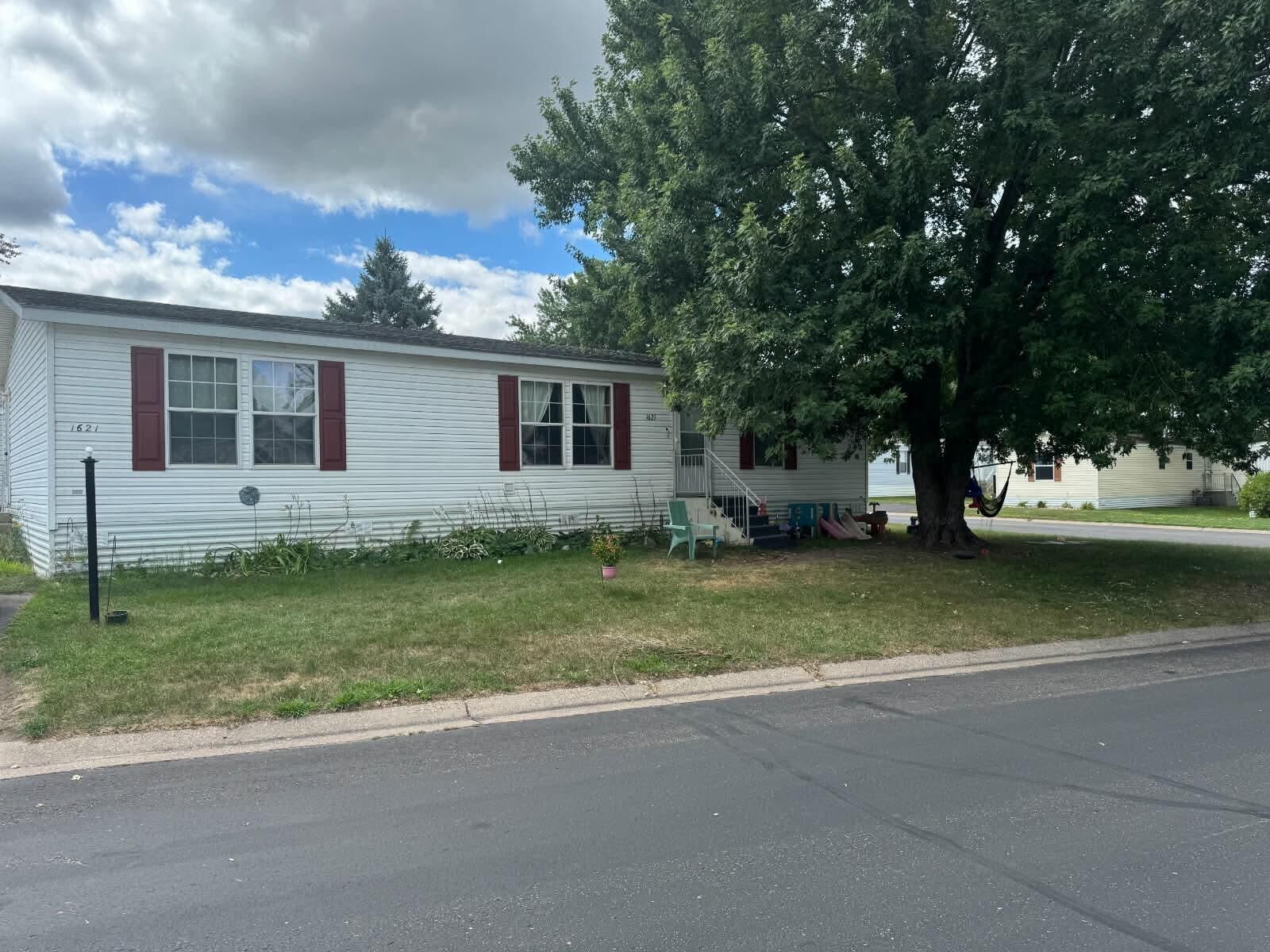 Property Photo:  1621 Park Street  MN 55126 