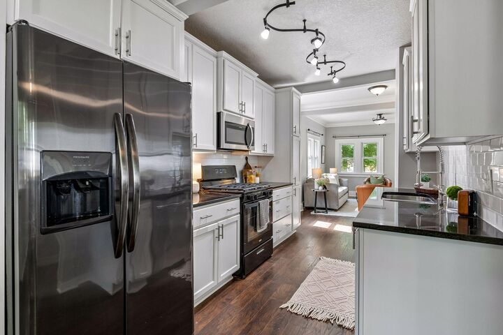 Property Photo: 862 21st Avenue SE MN 55414