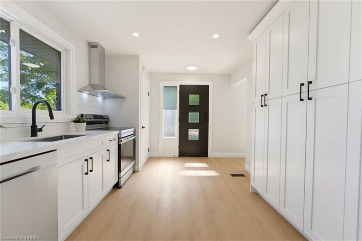 Property Photo: 115 Evelyn Street ON N3R 3H4