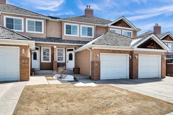 Property Photo:  34 Royal Manor NW  AB T3G 5T7 