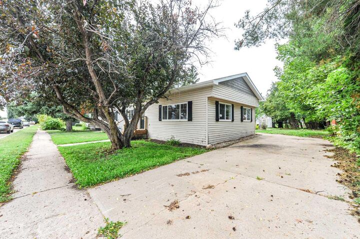 Property Photo:  4818 47 Street  AB T0B 2L0 