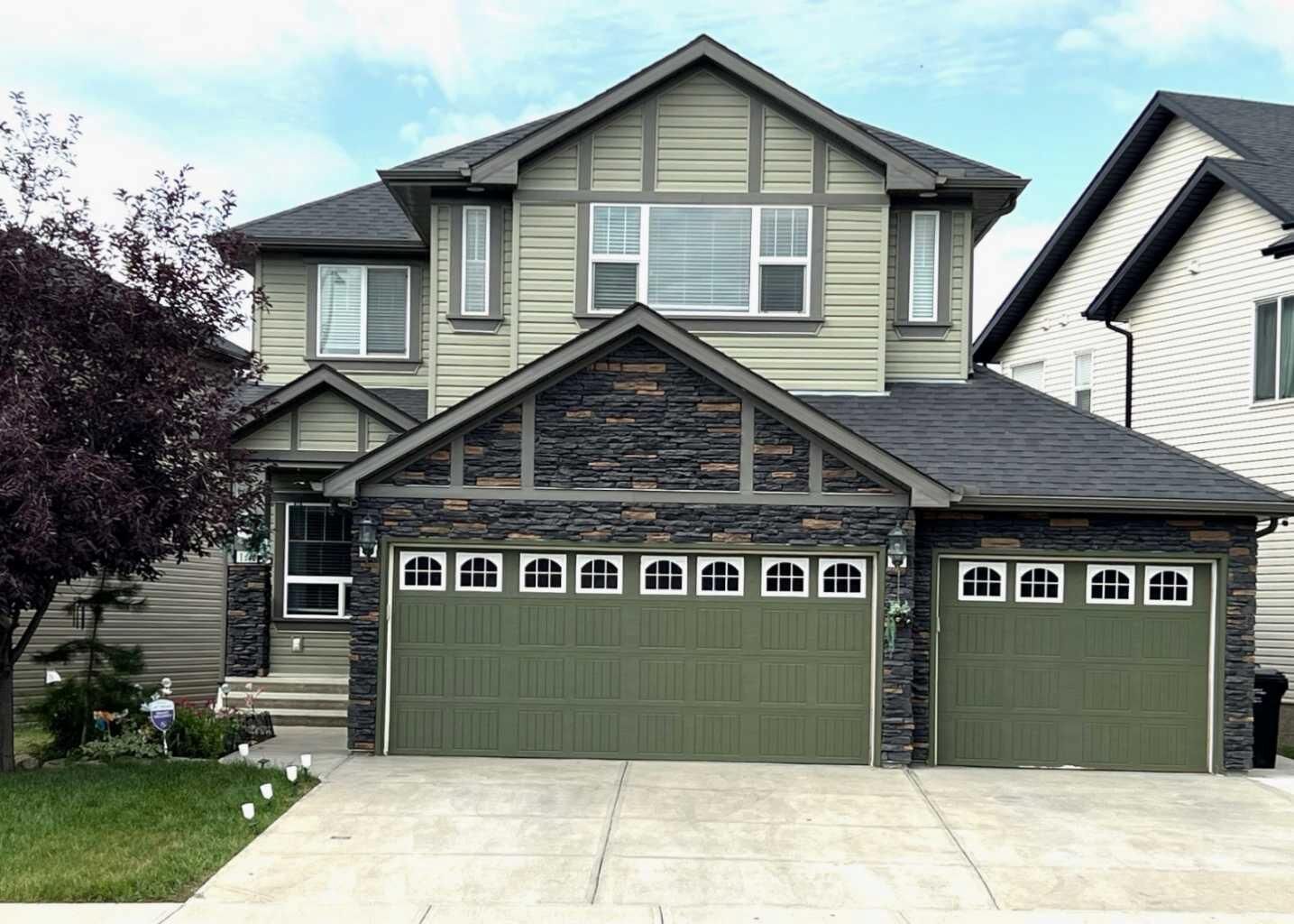 Property Photo:  1540 Panatella Boulevard NW  AB T3K 0W3 