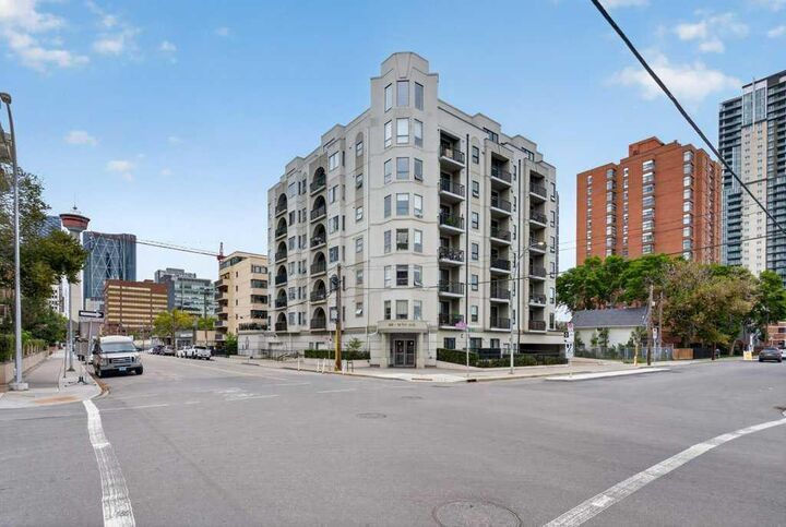 Property Photo: 108 15 Avenue SE 707 AB T2G 5R9