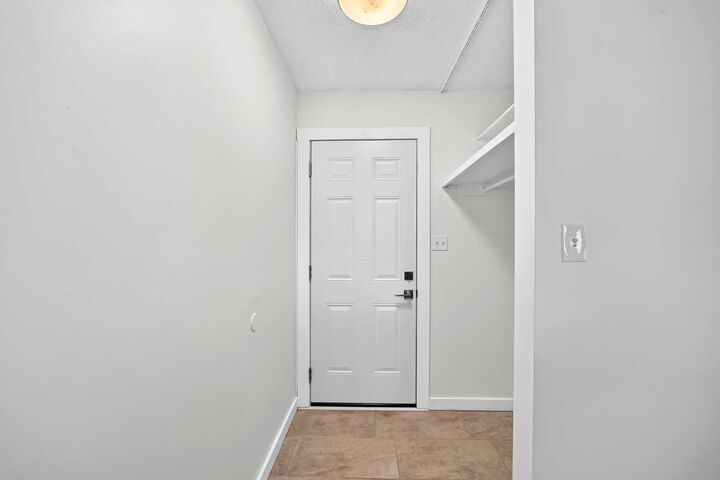 Property Photo:  2016 46 Street SE  AB T2B 1K6 