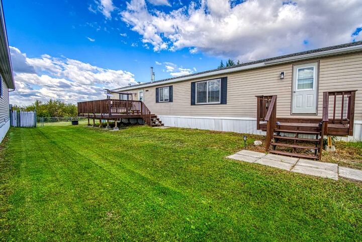 Property Photo:  10842 96 Street  AB T0H 3C0 