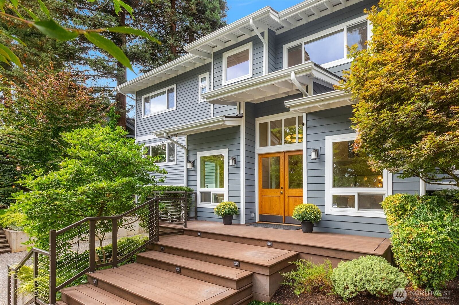 Property Photo:  7803  89th Place SE  WA 98040 