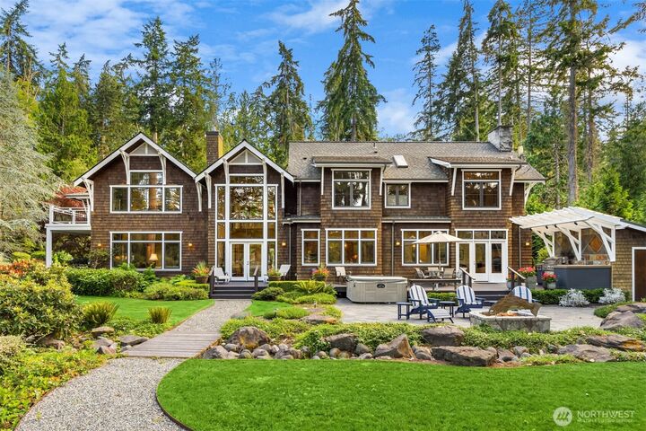 Property Photo:  10374 NE Country Club Road  WA 98110 