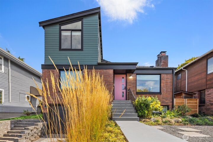 Property Photo:  4002  12th Avenue S  WA 98108 