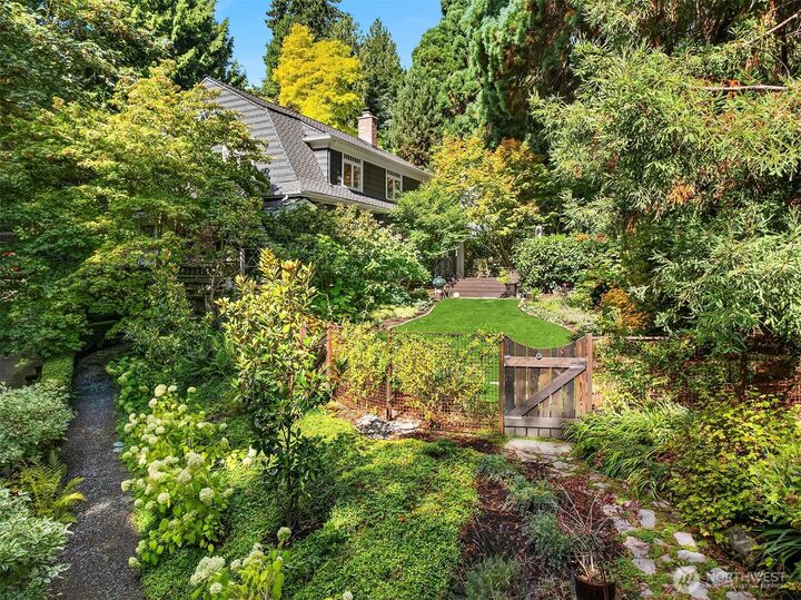 Property Photo: 3816 E Spring Street WA 98122