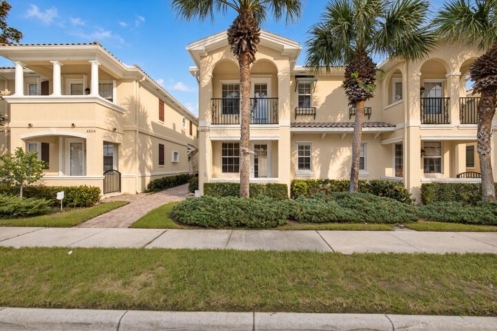 Property Photo:  4506 Illicium Drive  FL 33418 