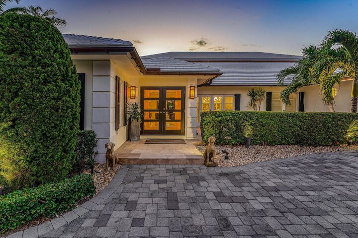 Property Photo: 50 Spoonbill Road FL 33462