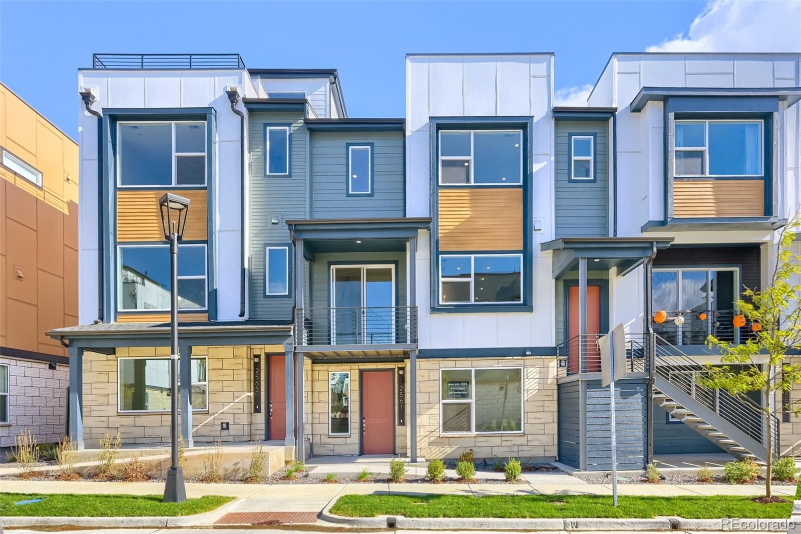 Property Photo:  2561 Emiline Way  CO 80027 