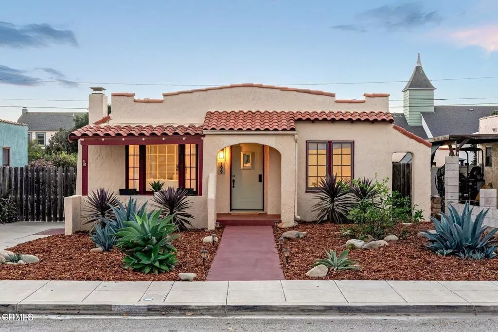 Property Photo:  199 S Catalina Street  CA 93001 