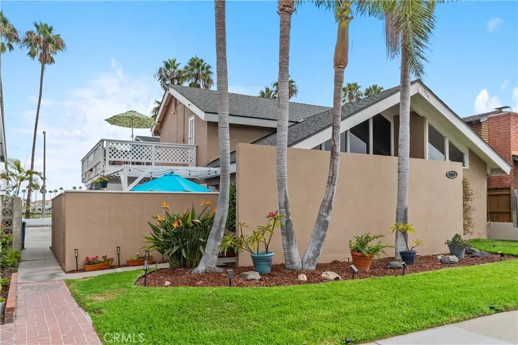 Property Photo:  5359 E Appian Way  CA 90803 