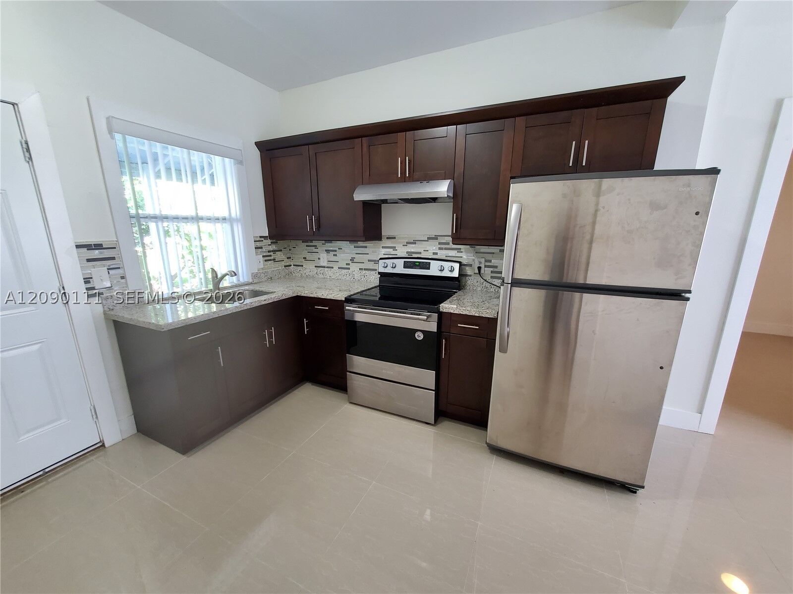 Property Photo:  