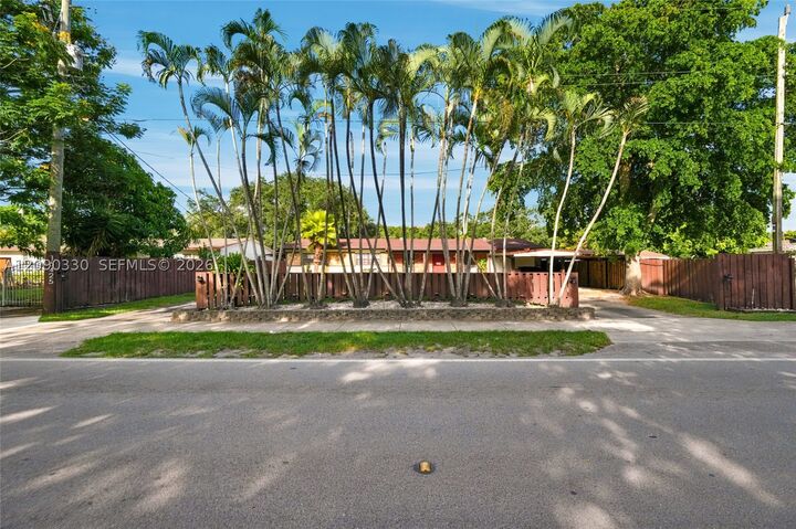 Property Photo: 15425 N Miami Ave FL 33169