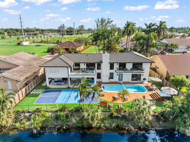 Property Photo:  7015 N Augusta Dr 1  FL 33015 