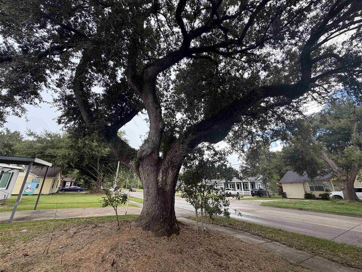 Property Photo:  1630 12th Street  LA 70601 