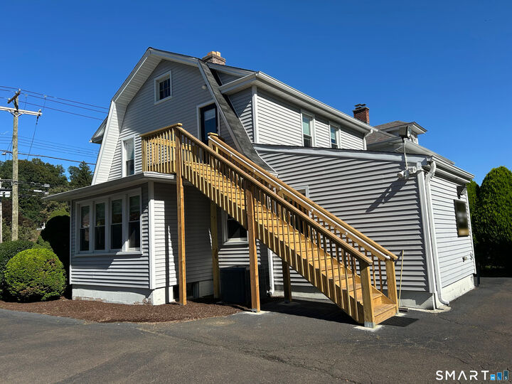 Property Photo:  2561 Whitney Avenue  CT 06518 
