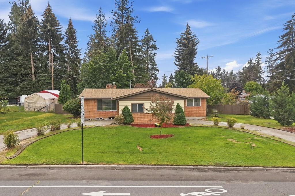 Property Photo: 621 W Greta Ave WA 99208