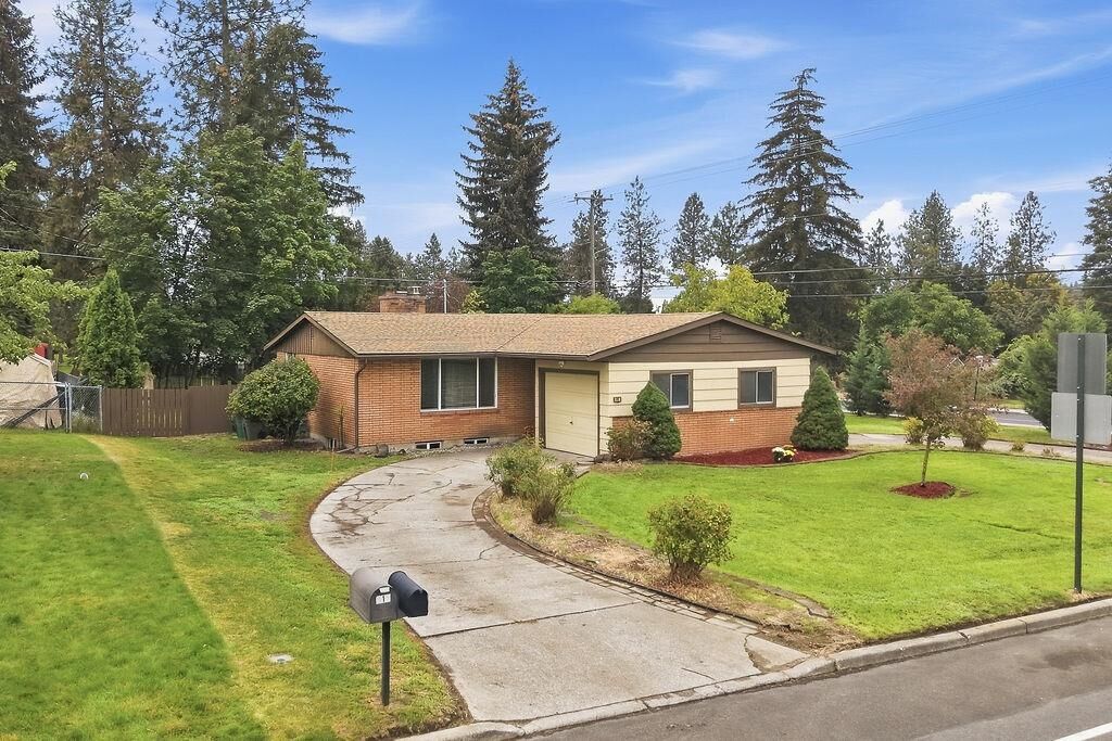 Property Photo:  621 W Greta Ave  WA 99208 