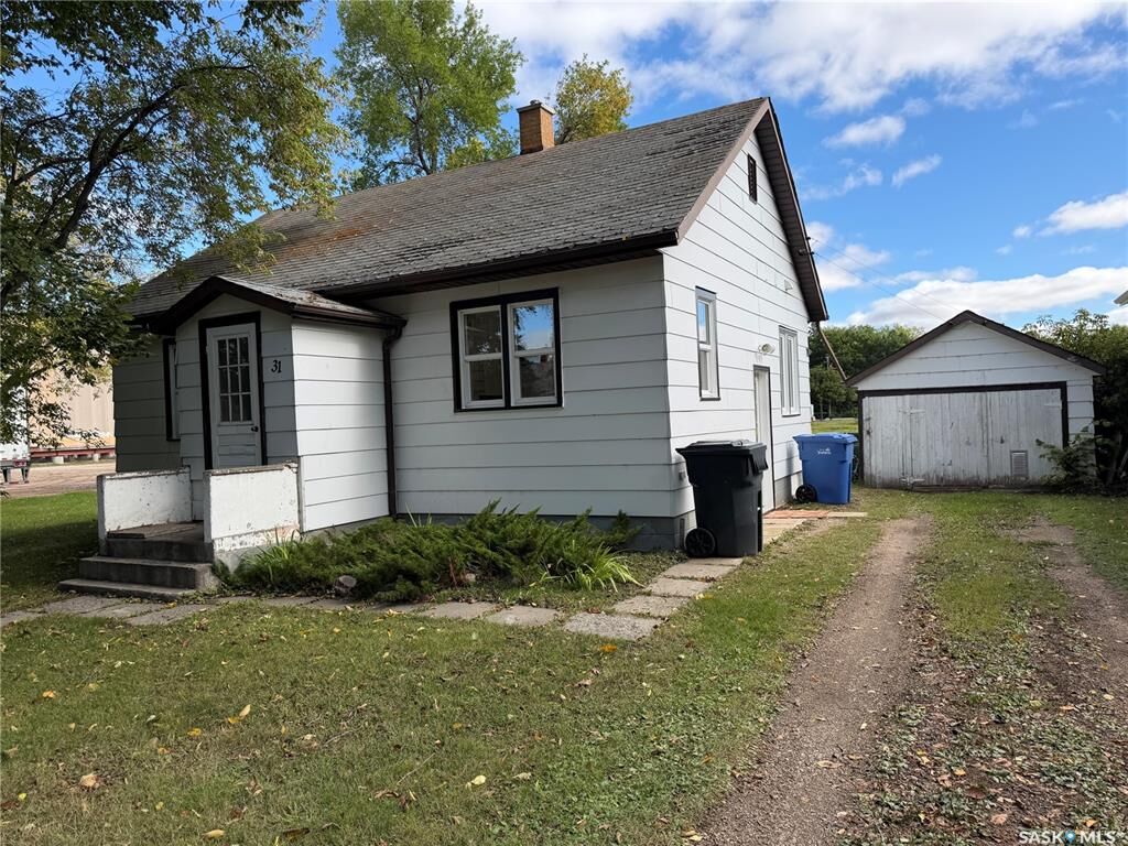 Property Photo:  31 Laurier Avenue  SK S3N 1T7 
