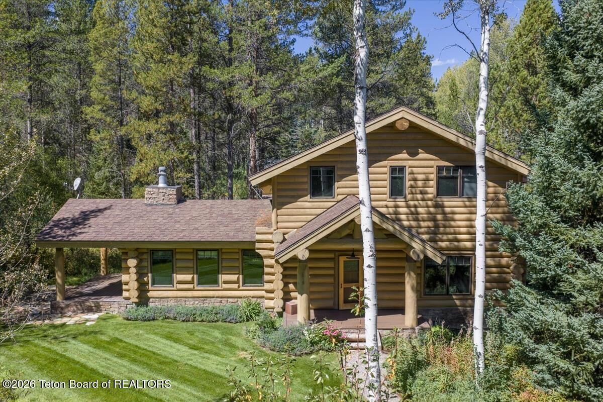 Property Photo:  2815 Sparrow Hawk Road  WY 83014 
