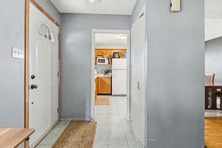 Property Photo:  228 Pochard Lane  ON N5W 5Z3 