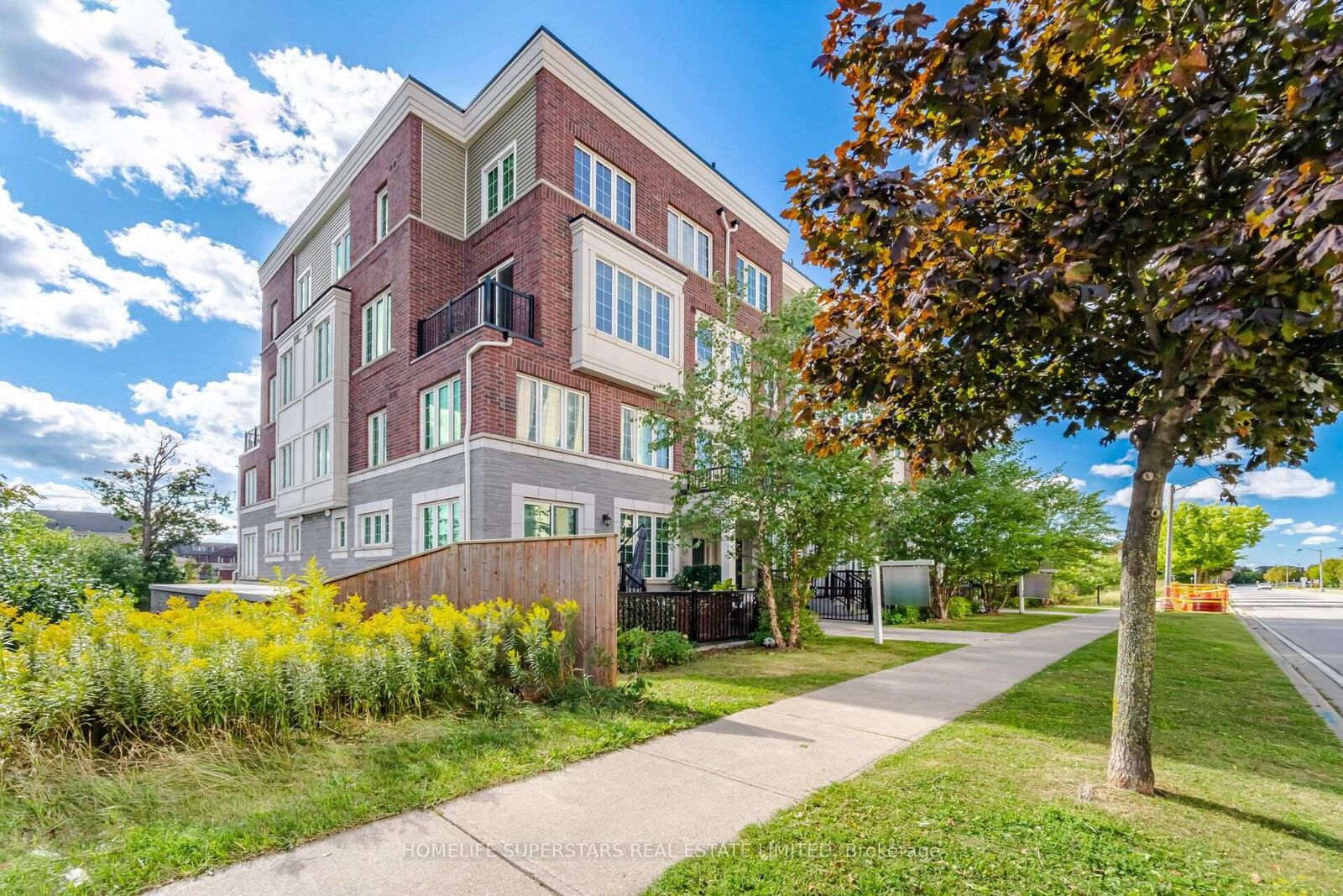 Property Photo: 2205 Lillykin Street 7 ON L6H 0X6