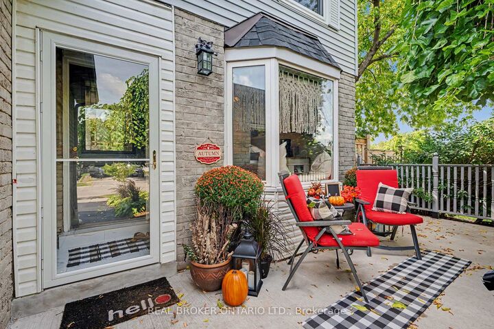 Property Photo:  3260 Woodcroft Crescent  ON L7M 3K9 