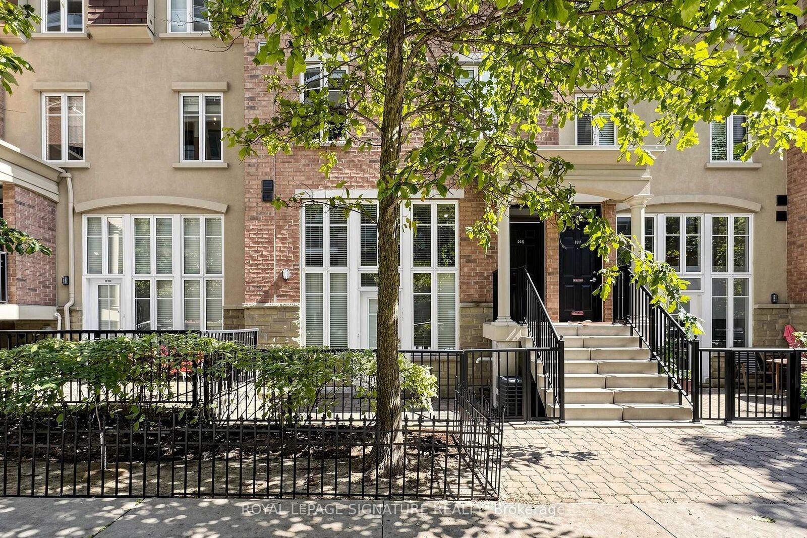 Property Photo: 50 Western Battery Road 929 ON M6K 3P1