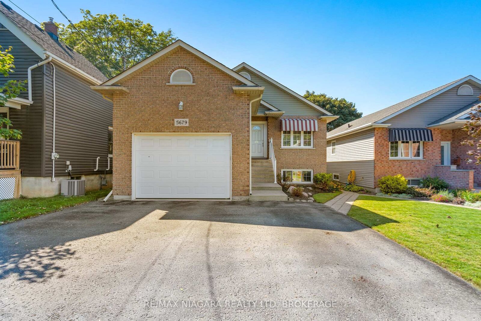 Property Photo: 5679 Highland Avenue ON L2G 4X2