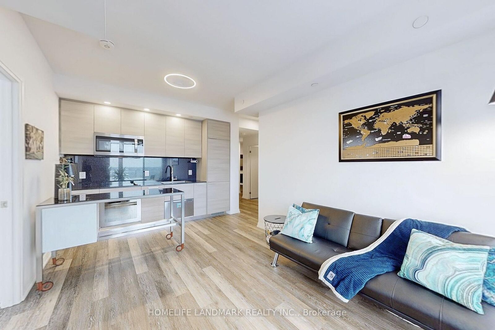 Property Photo: 75 Canterbury Place 10 ON M2N 2N1