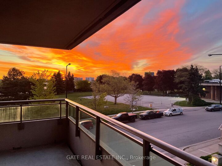Property Photo: 88 Grangeway Avenue 308 ON M1H 0A2