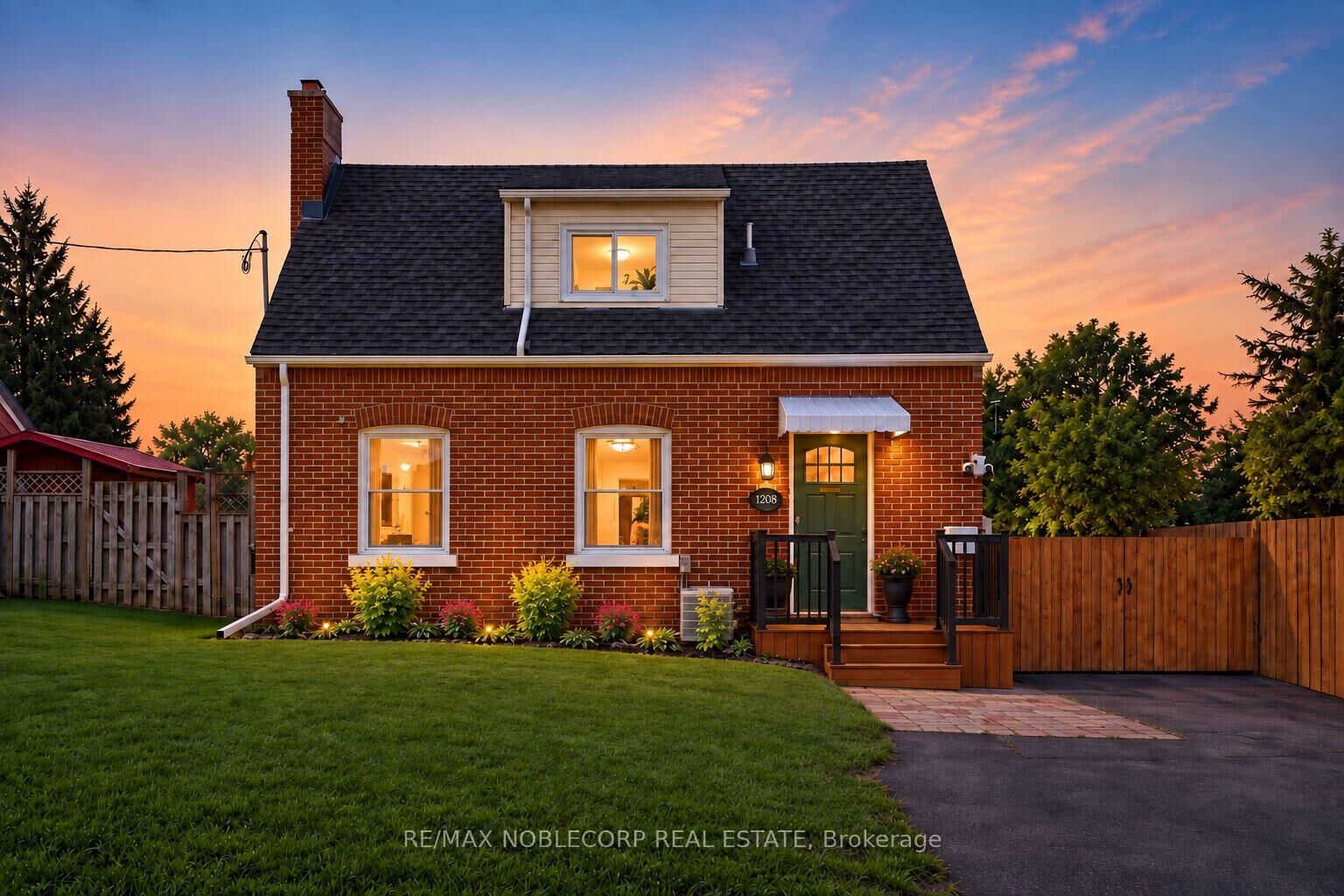 Property Photo:  1790 King Street E  ON N3H 3R8 