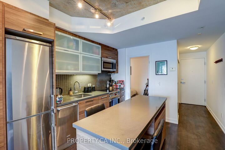 Property Photo: 1205 Queen Street W 407 ON M6K 0B9
