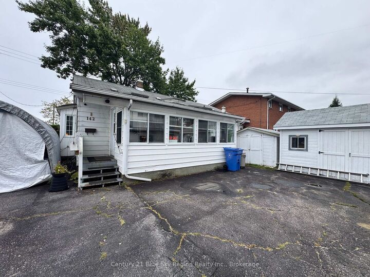 Property Photo:  142 Lee Avenue  ON P1A 2K2 
